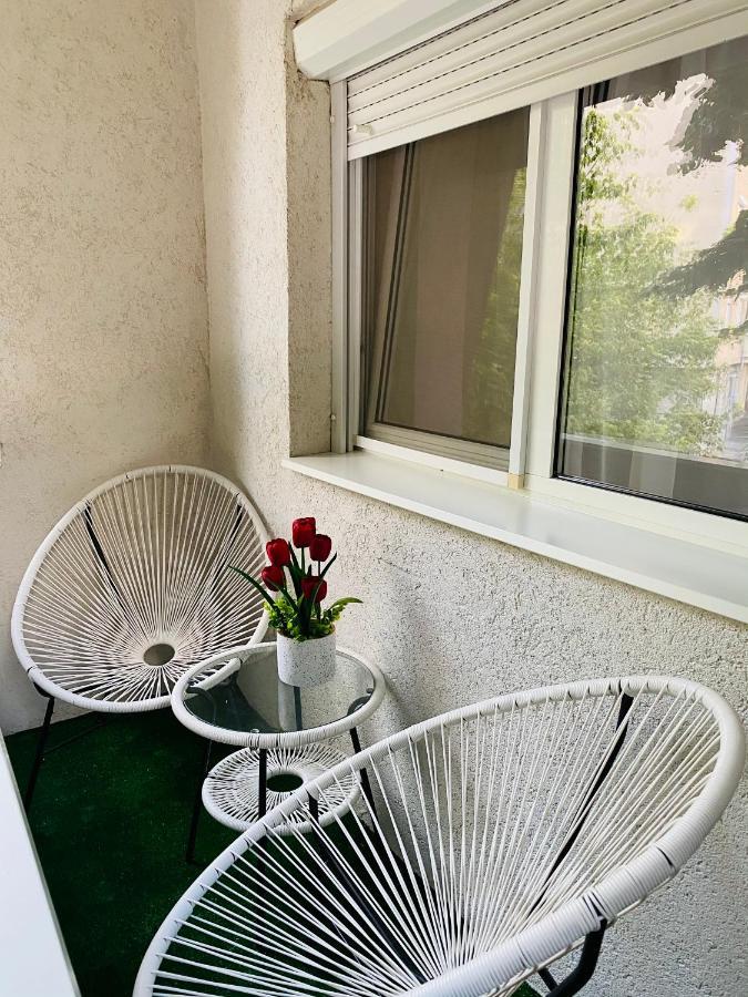 Sellada Apartament - Free Private Parking,Ac,Wi-Fi Carei Exteriör bild