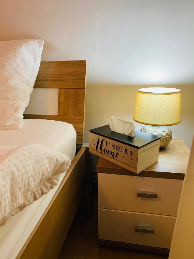 Sellada Apartament - Free Private Parking,Ac,Wi-Fi Carei Exteriör bild