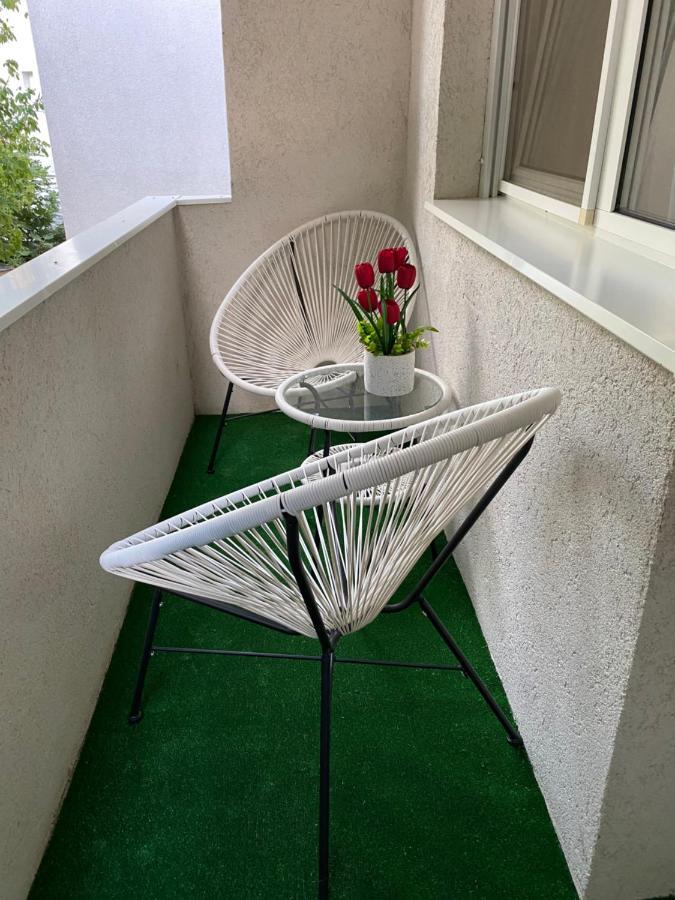 Sellada Apartament - Free Private Parking,Ac,Wi-Fi Carei Exteriör bild
