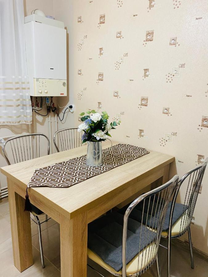 Sellada Apartament - Free Private Parking,Ac,Wi-Fi Carei Exteriör bild